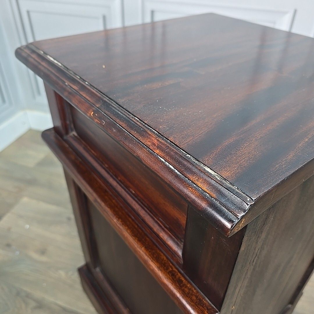 photo vintage Antique Reproduction Pot Cupboard Bedside Table Mahogany Wood Cabinet Stand