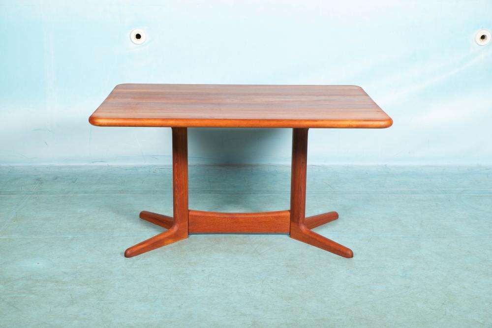 Deens Design Eettafel, Nagezien En Opgeknapt – Teak Eettafel Uit De Jaren Zestig. photo vinterior
