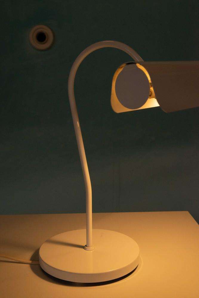 Minimalistische Bureaulamp Uit De Jaren '70, Omi Sölken Memphis Tafellamp. photo vintage