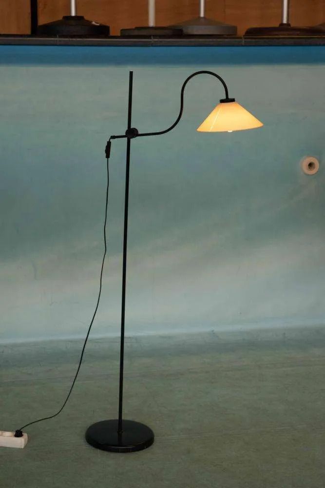 photo vinterior Minimalist 70s Floor Lamp, Adjustable Reading Lamp.