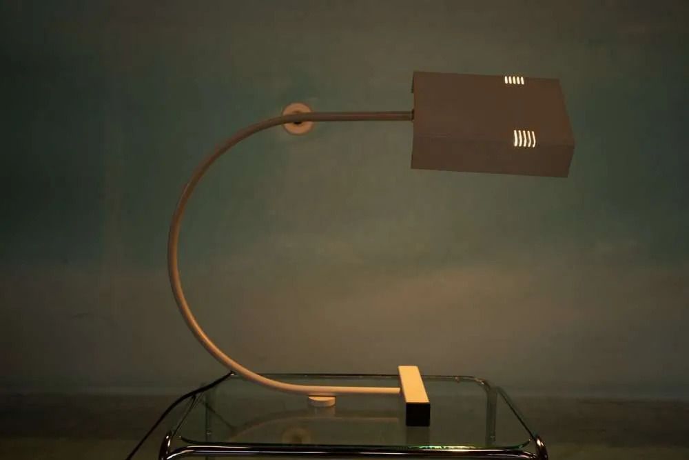 Verlichting Vintage Booglamp Tafelmodel, Jaren 60/70 Memphis Bureaulamp. photo