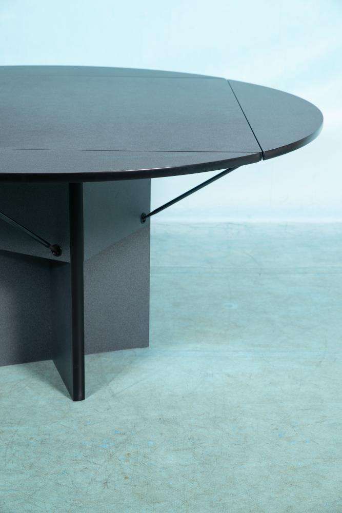 photo for sale Postmodern Eettafel Hennie De Jong, Minimalistische Eettafel.