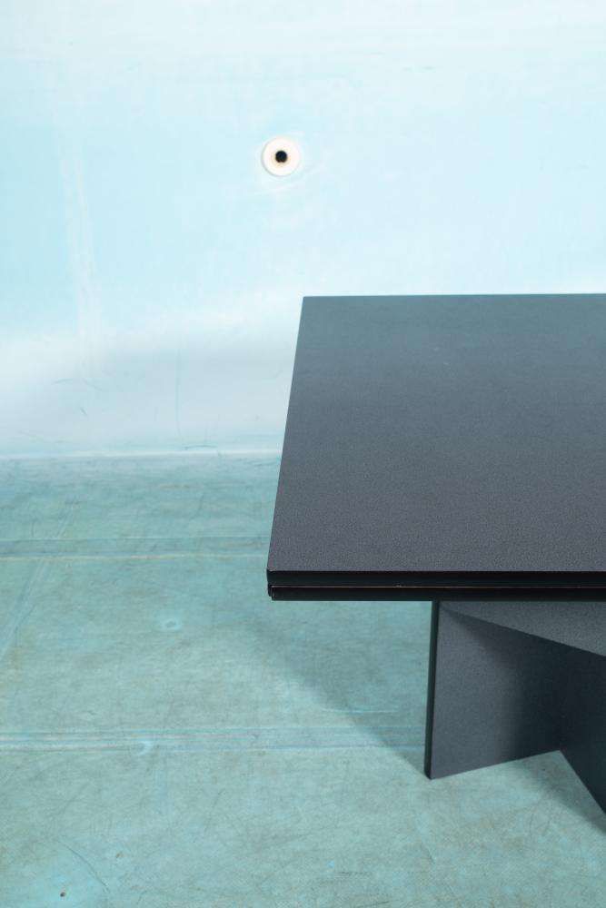 Meubels Postmodern Eettafel Hennie De Jong, Minimalistische Eettafel. photo