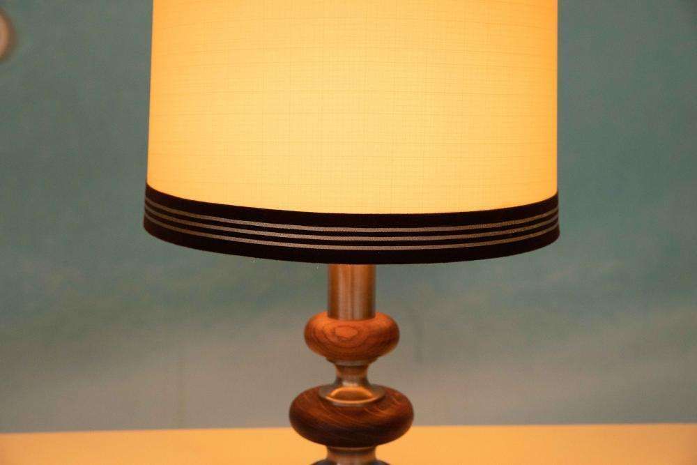 photo buy Bohemian Tafellamp Jaren 1960 – Space Age Houten Nachtkastlamp