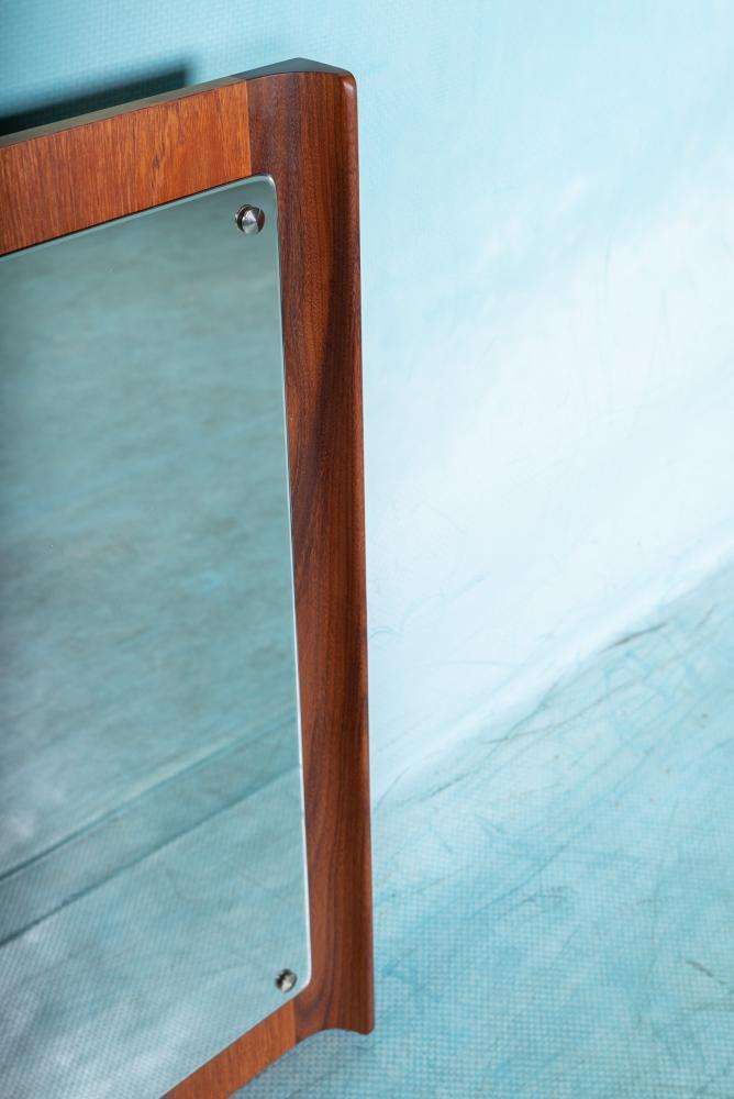 Vintage Design Spiegel Teak, Scandinavische Minimalistische Spiegel photo Woonaccessoires