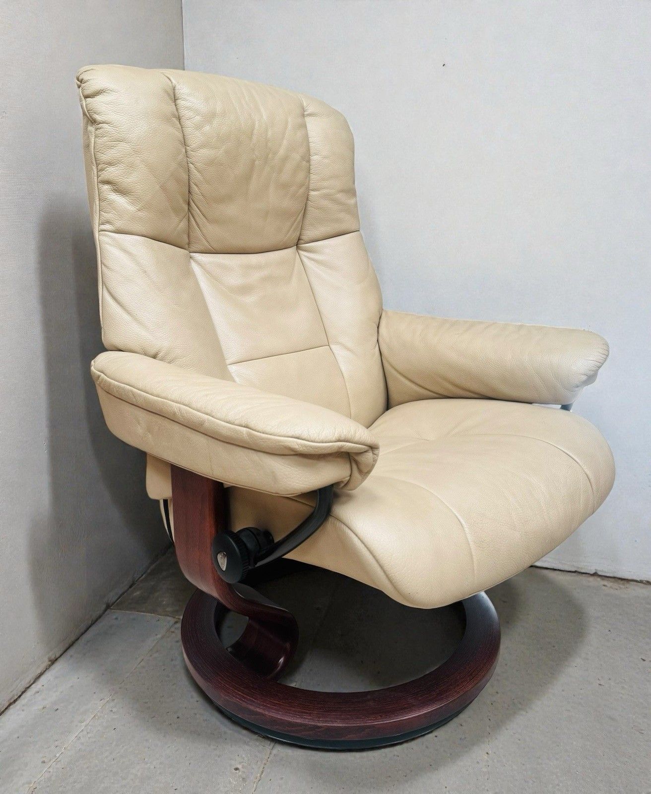 Ekorness Stressless Reclining Armchair  Mayfair Range Super Quality photo vintage