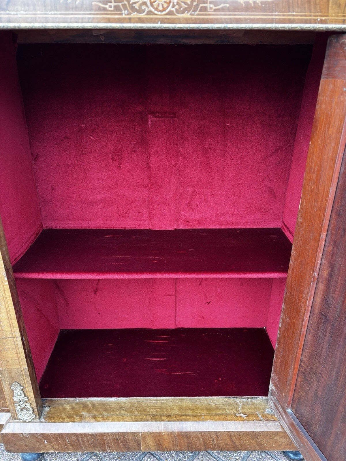 photo vinterior Victorian Burr Walnut Credenza.