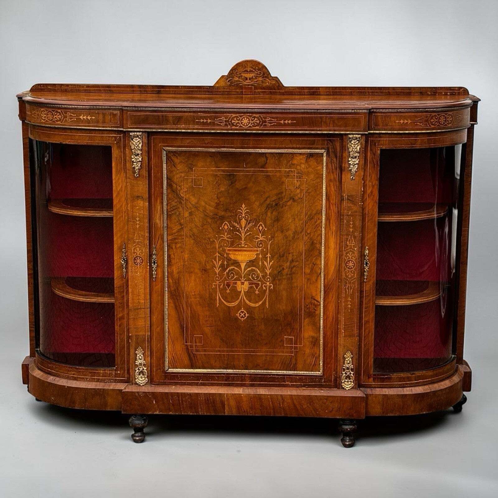 photo vintage Victorian Burr Walnut Credenza.