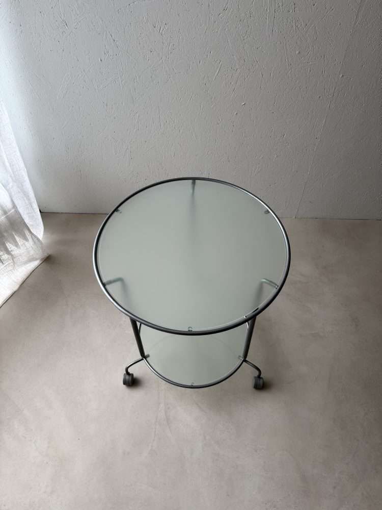 photo furniture Ikea Tweelaags Serveerwagen Met Glas