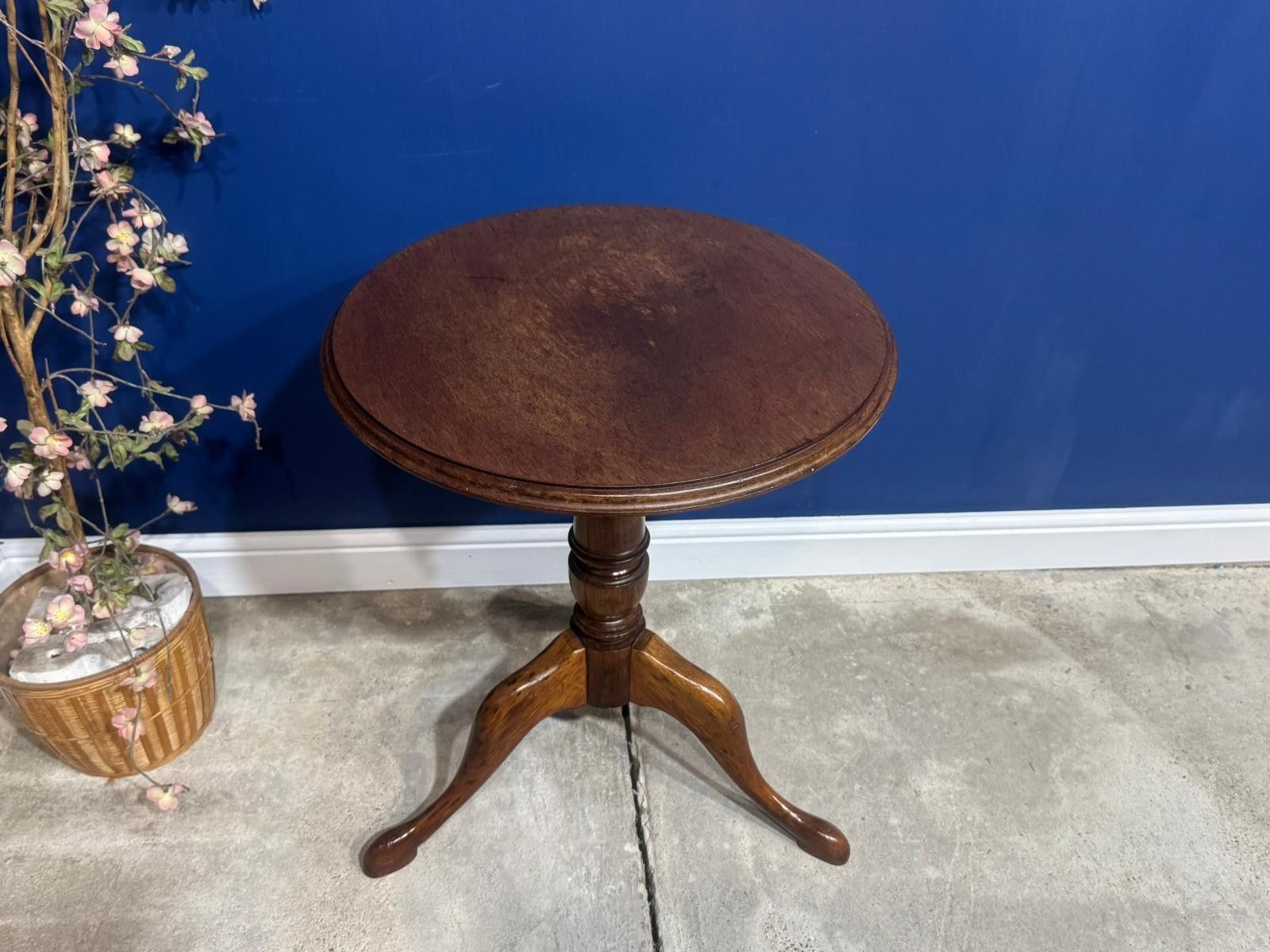 Victorian Tilt Top Wine Table Tripod Side Table Plant Lamp Stand Antique photo for sale