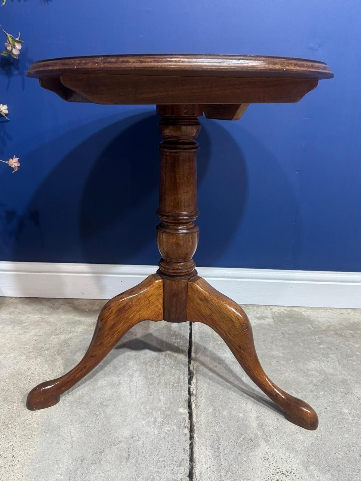 Victorian Tilt Top Wine Table Tripod Side Table Plant Lamp Stand Antique photo 125.0