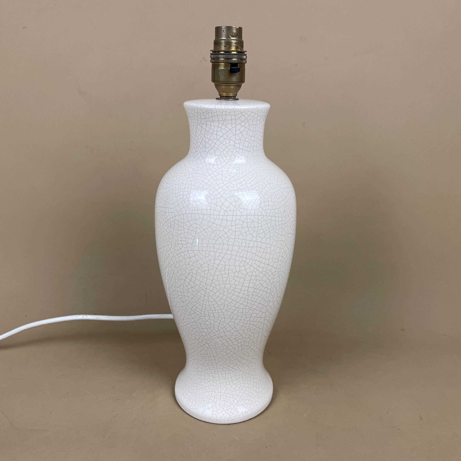 Ceramic Lamp Light Bedside Table Desk Porcelain Vase Cream Crackled Pattern Brass Gold Metal Cottage Vintage Medium Antique photo Lighting