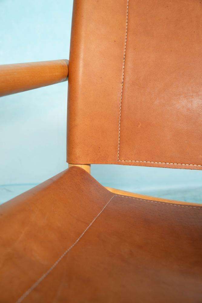 Deense Safari Fauteuil Beukenhout Leer Jaren 1970 photo for sale