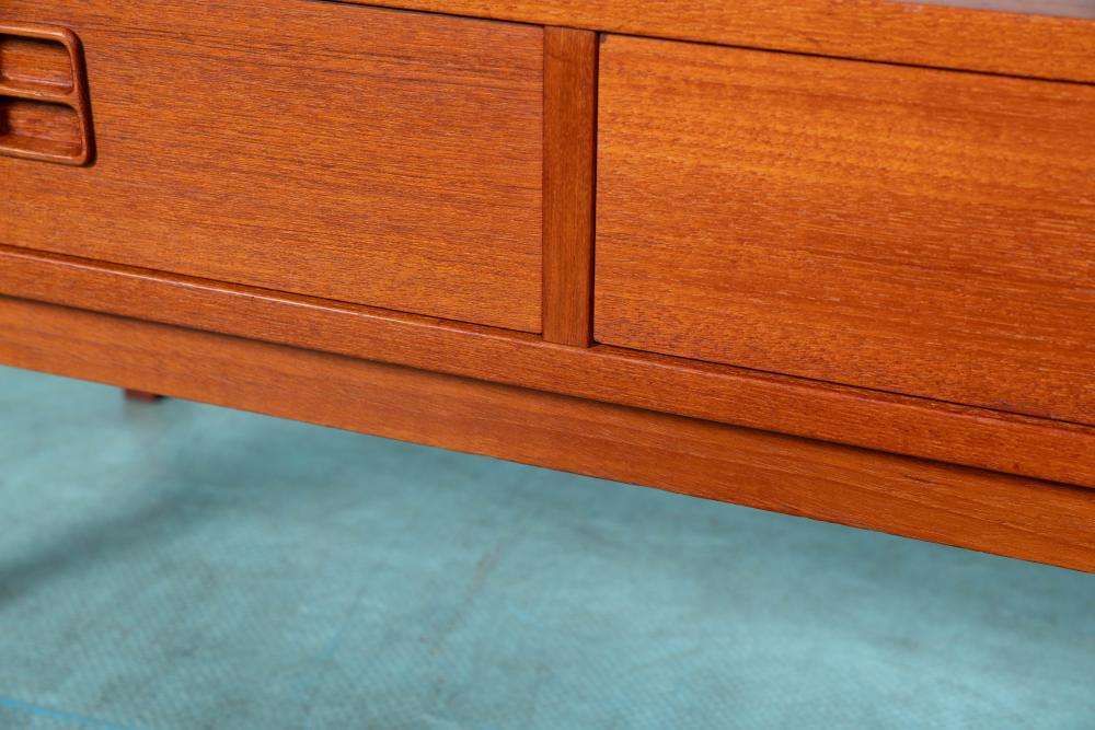 photo for sale Japandi Lowboard Teak, Minimalistisch Mid Century Dressoir