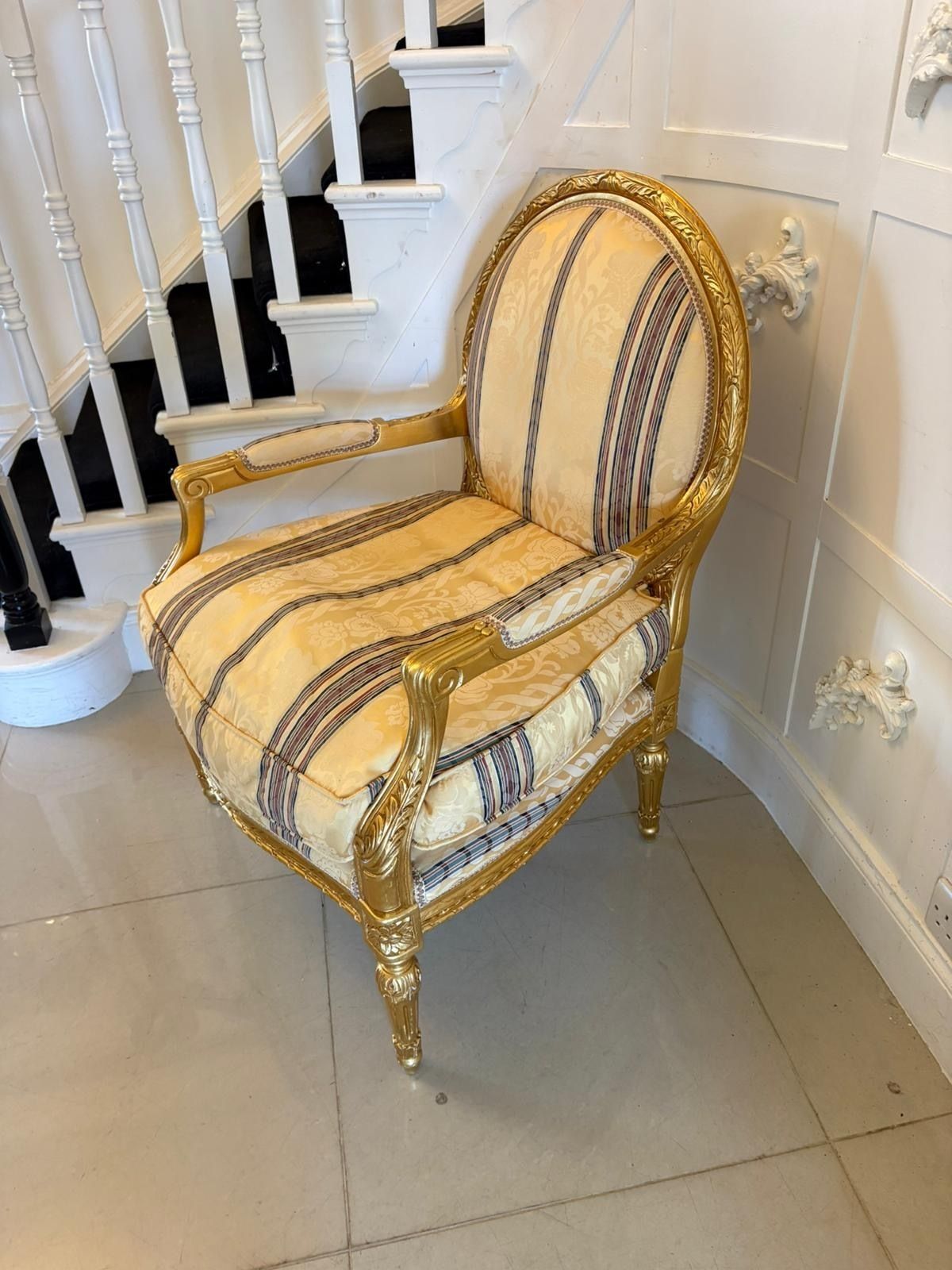 photo vintage Antique French Giltwood Bergère Armchairs Set Of 4 Louis XVI Style Salon Chairs