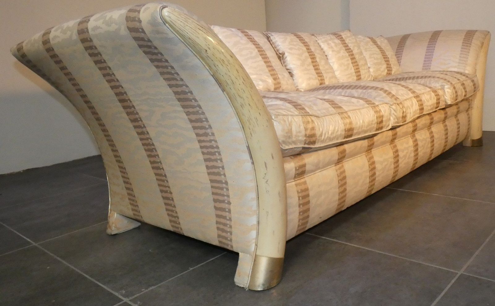 photo vinterior Colonial Style Sofa And Armchair With Saber Shaped Resin Feet, Italy, 1970s, Set Of 2