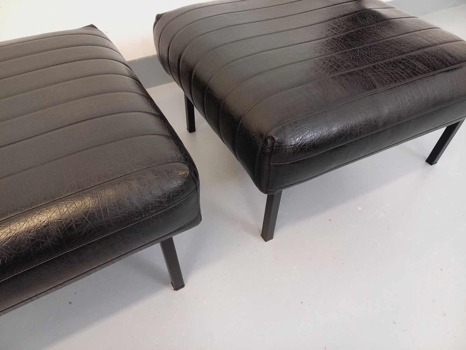 2 Modernist Armchairs In Black Imitation Leather And Metal photo vintage