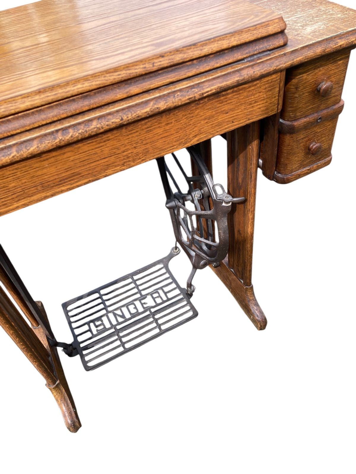 photo vinterior Vintage Singer Treadle Sewing Machine, Early 20th Century, Operational