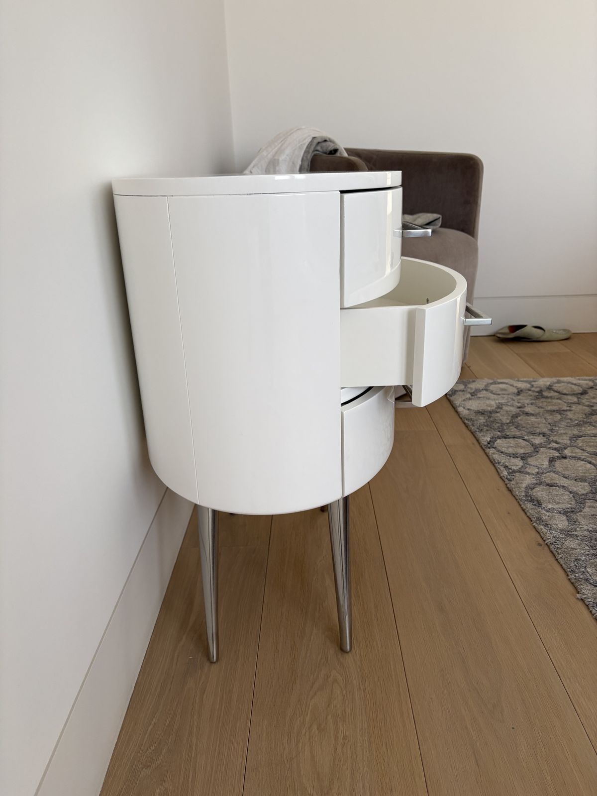 Pair Of Kelly Hoppen Diaz Nightstands / Bedside Tables – High Gloss White photo vinterior