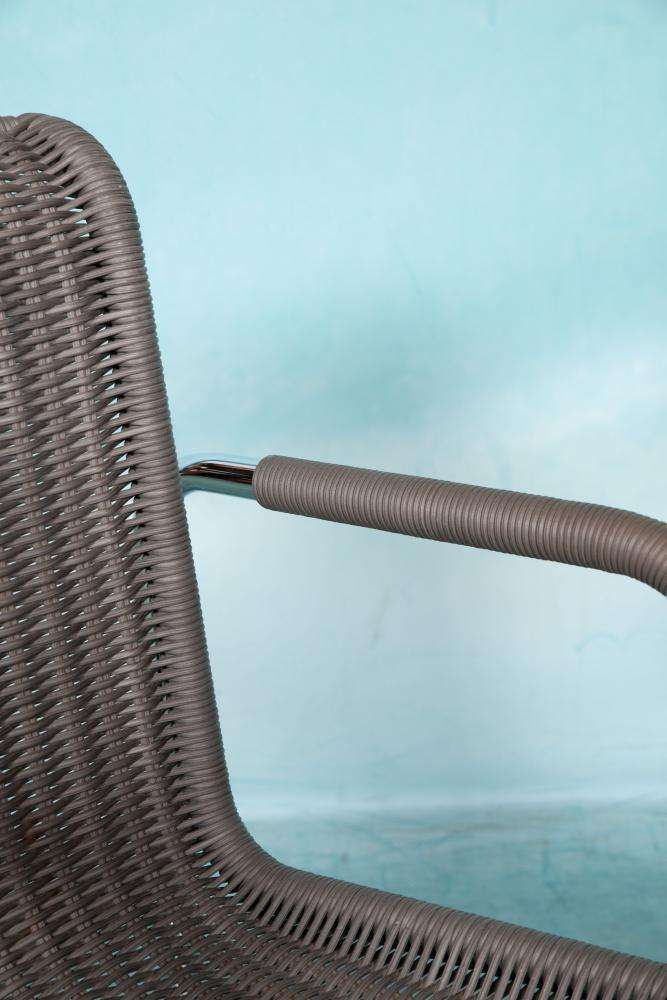 photo furniture Vintage Armchair Tecta B20, Minimalist Tubular Chair