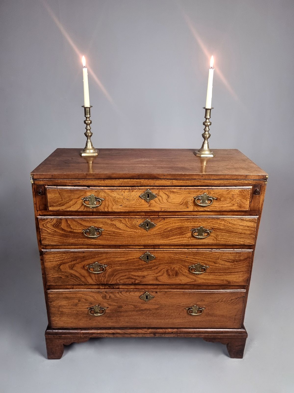 Small And Beautiful George II Elm Bachelors Chest C. 1740 photo vinterior