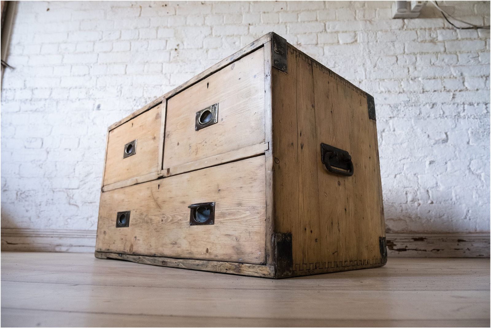 photo vinterior 19th Century Campaign Chest Coffee Table British Army C1860 (965)