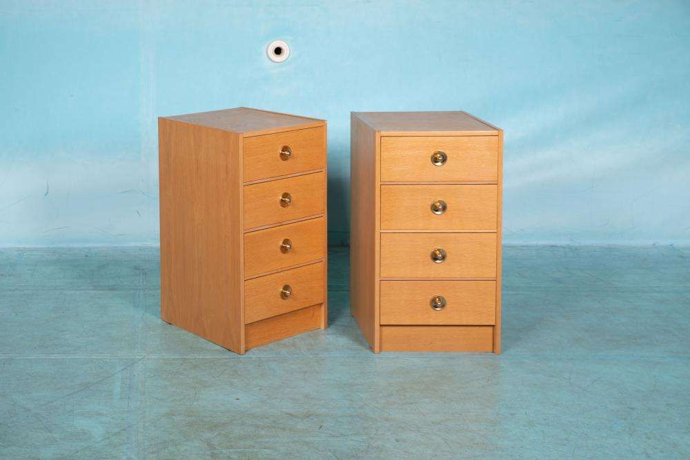photo furniture Minimalistische Scandinavische Ladekast In Blond Eiken, Mid Century Modern