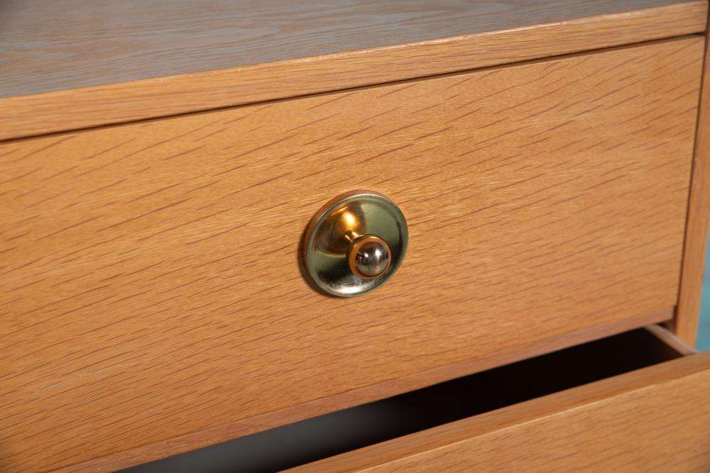 photo vinterior Minimalist Blonde Scandinavian Oak Chest Of Drawers, Midmod Chest