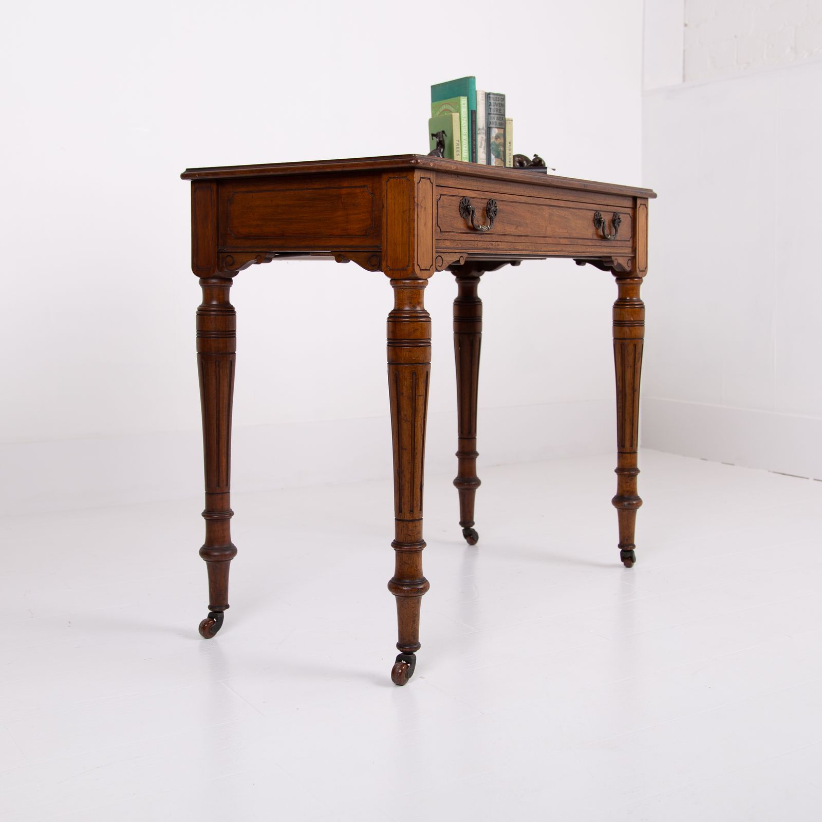 photo vintage Antique Side Table C1880