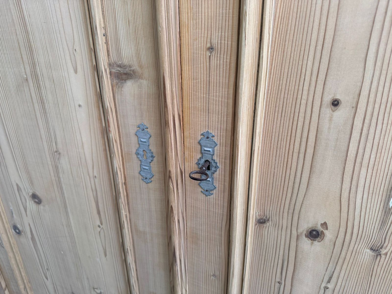 A Stunning Large Victorian Pine Knockdown Wardrobe To Paint/Wax photo vinterior