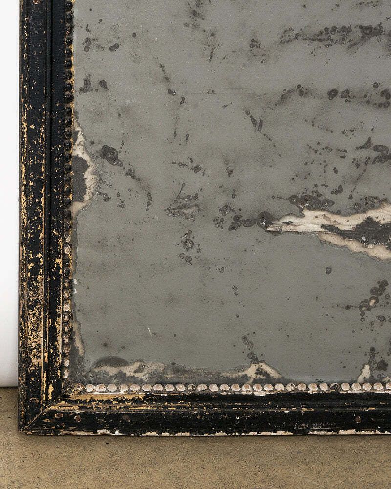 Frans Antiek Spiegel Uit De Late 19e Eeuw Met Zwart Geschilderd Frame photo vinterior