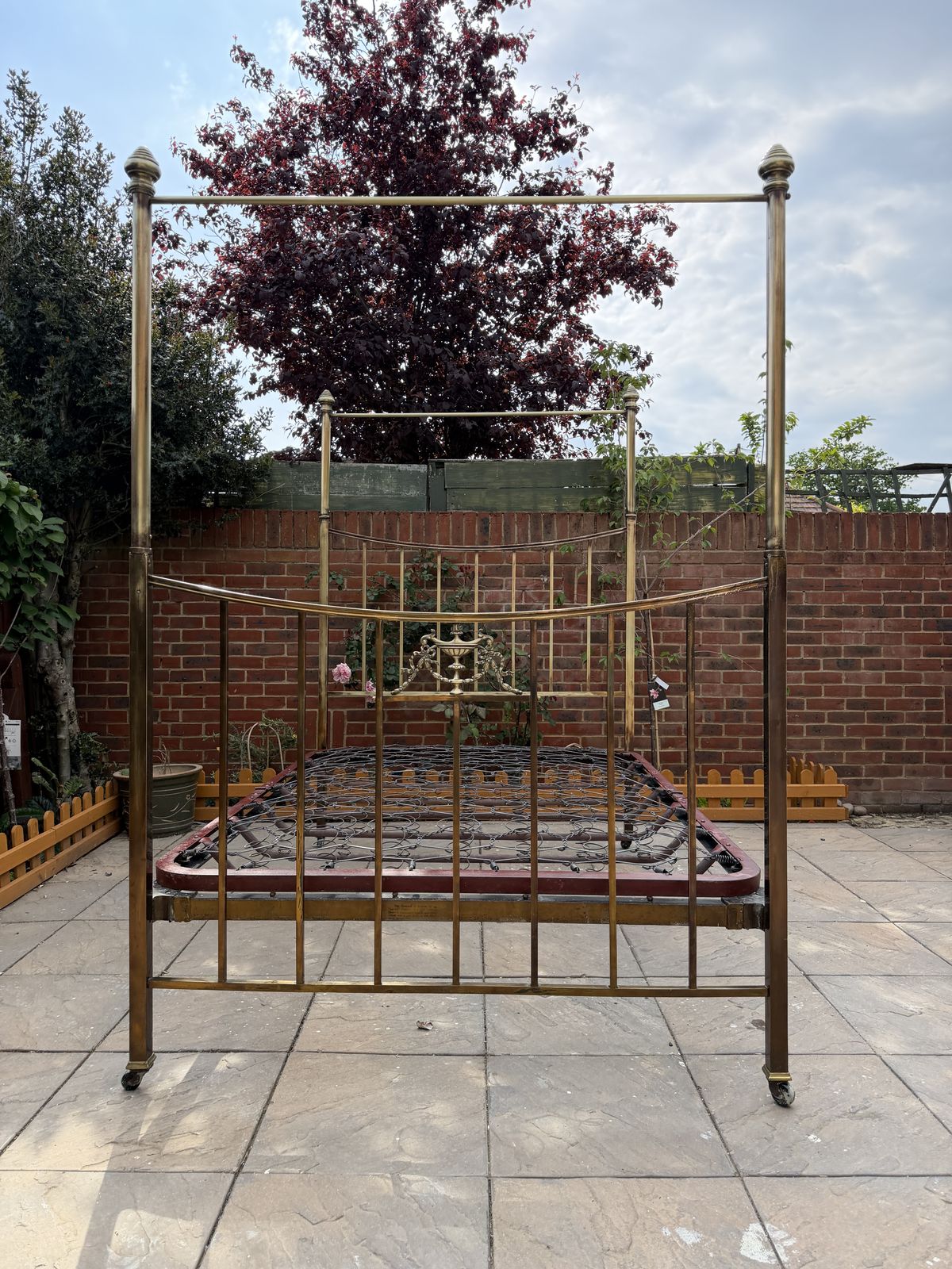 Hoskins & Sewell Brass With Urn Ornate Four Poster Double Frame & Springs Base & Casters photo vinterior