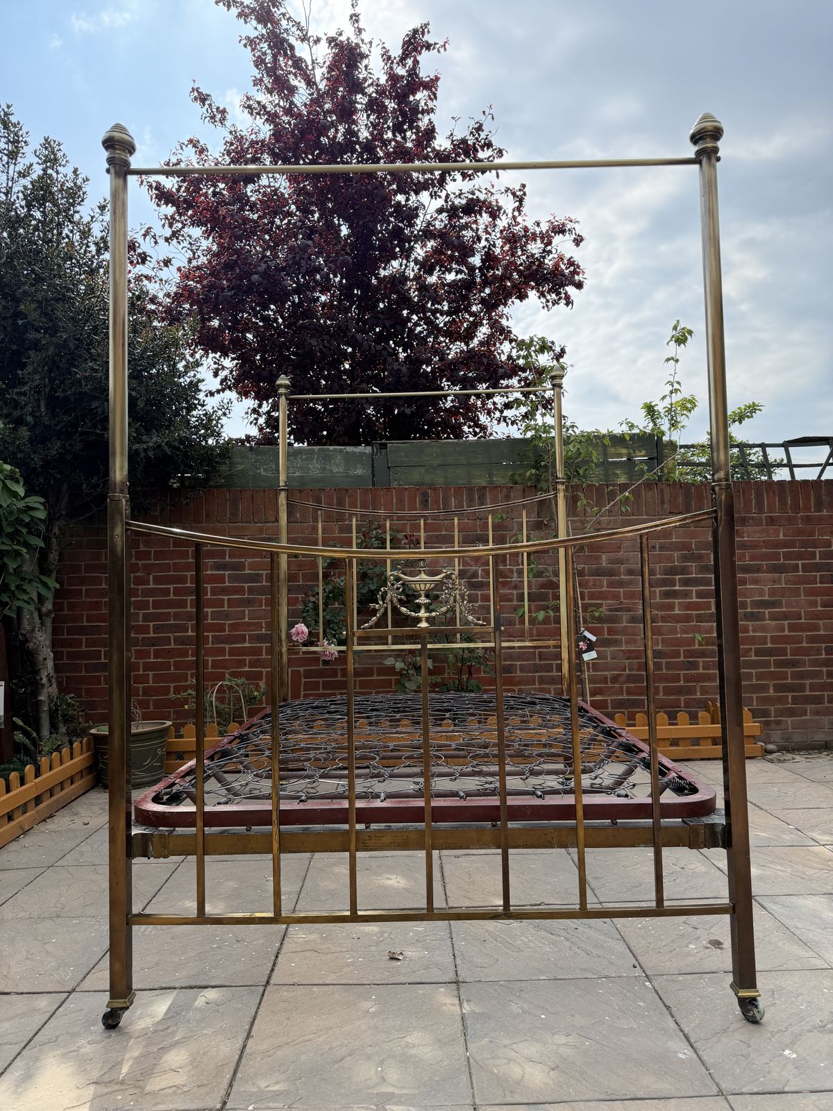 Hoskins & Sewell Brass With Urn Ornate Four Poster Double Frame & Springs Base & Casters photo buy
