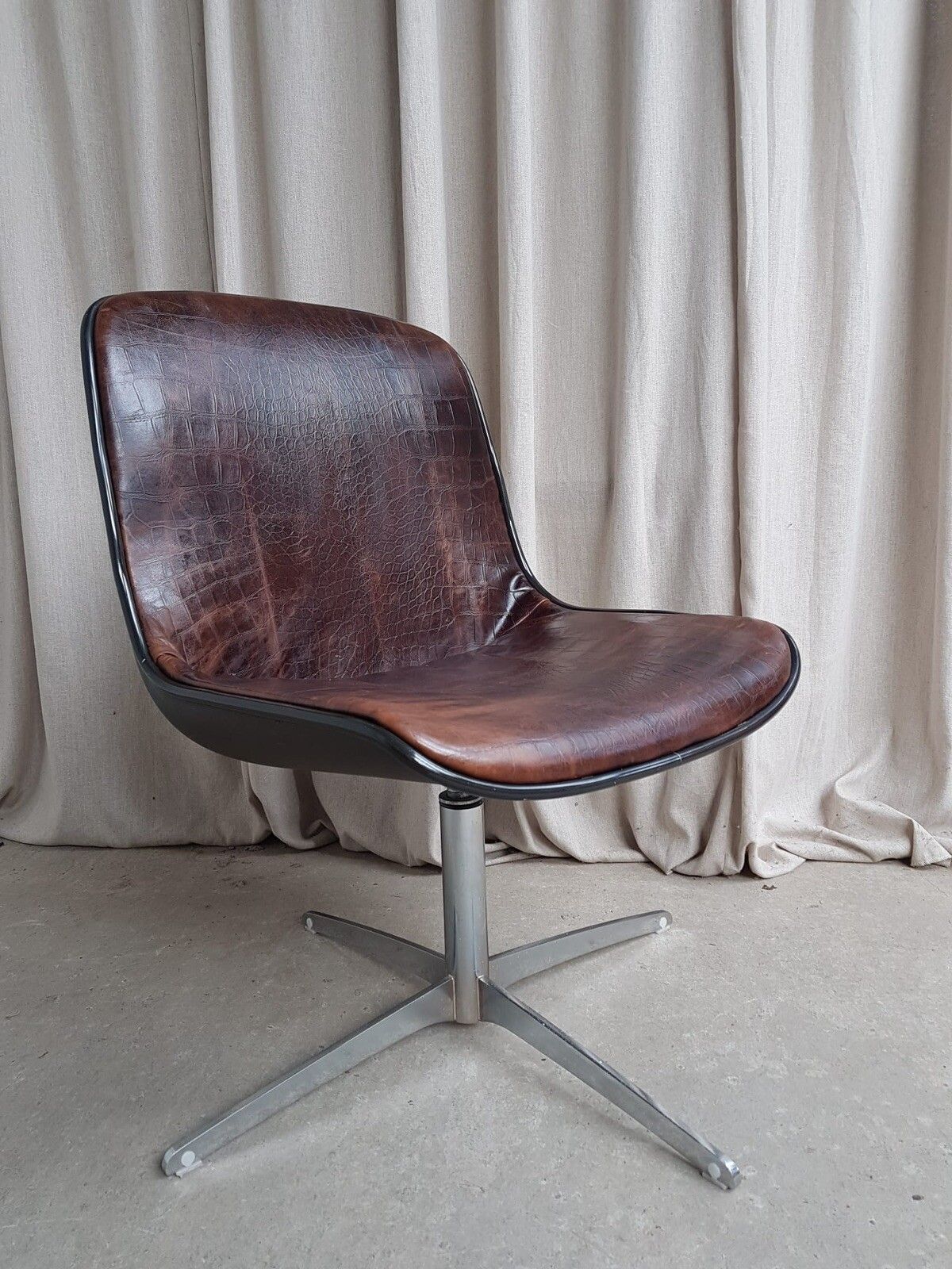 Vtg Mid Century Modernist Chrome Leather Swivel Chair By Charles Pollock #389 photo 750.0