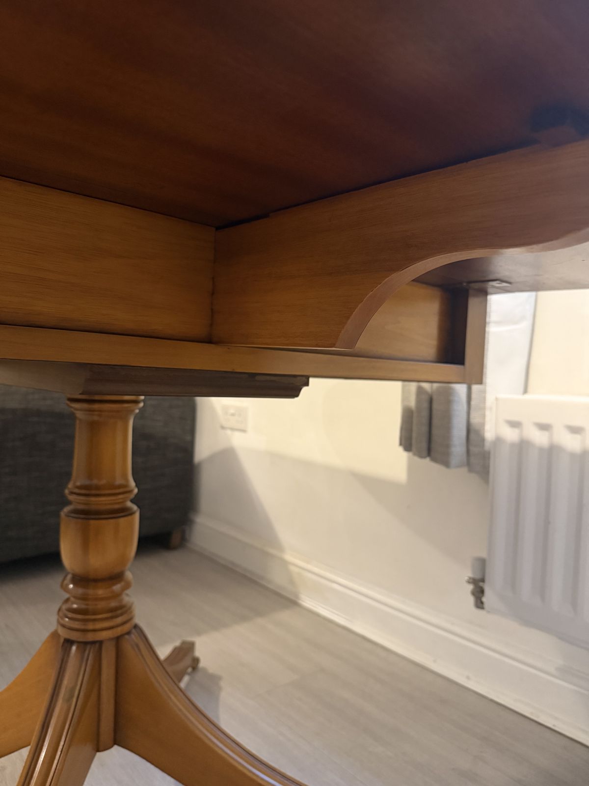photo furniture Brights Of Nettlebed Regency Style Yew Wood & Mahogany Drop Leaf Table