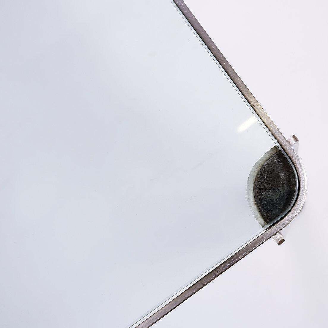 photo furniture Steel And Thick Crystal Coffee Table T113 By Osvaldo Borsani For Tecno 1970s