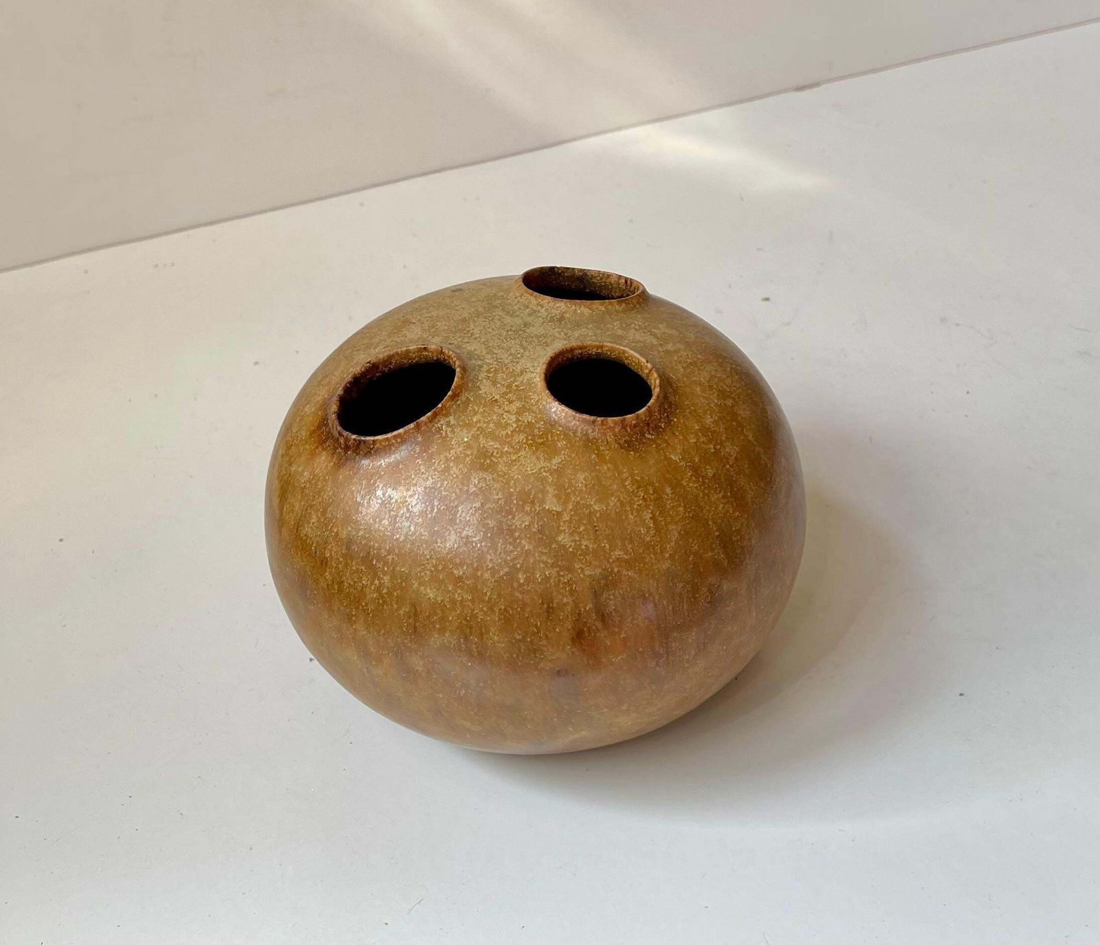 Organic Modern Moonfrog Vase In Brown Glaze By Kirsten Günther   Knabstrup 1960s photo vinterior