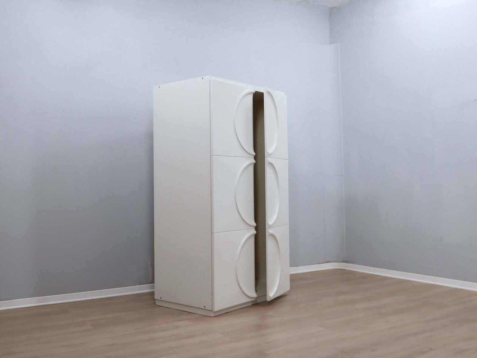 Armoire Space Age F.lli Proserpio laquée blanc, Italie, années 1960