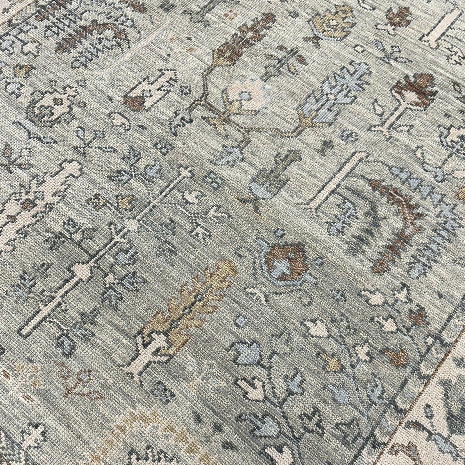 Tapis en laine Oushak moderne 8 x 10 ft, noué à la main, motif floral vert sauge photo Textiles