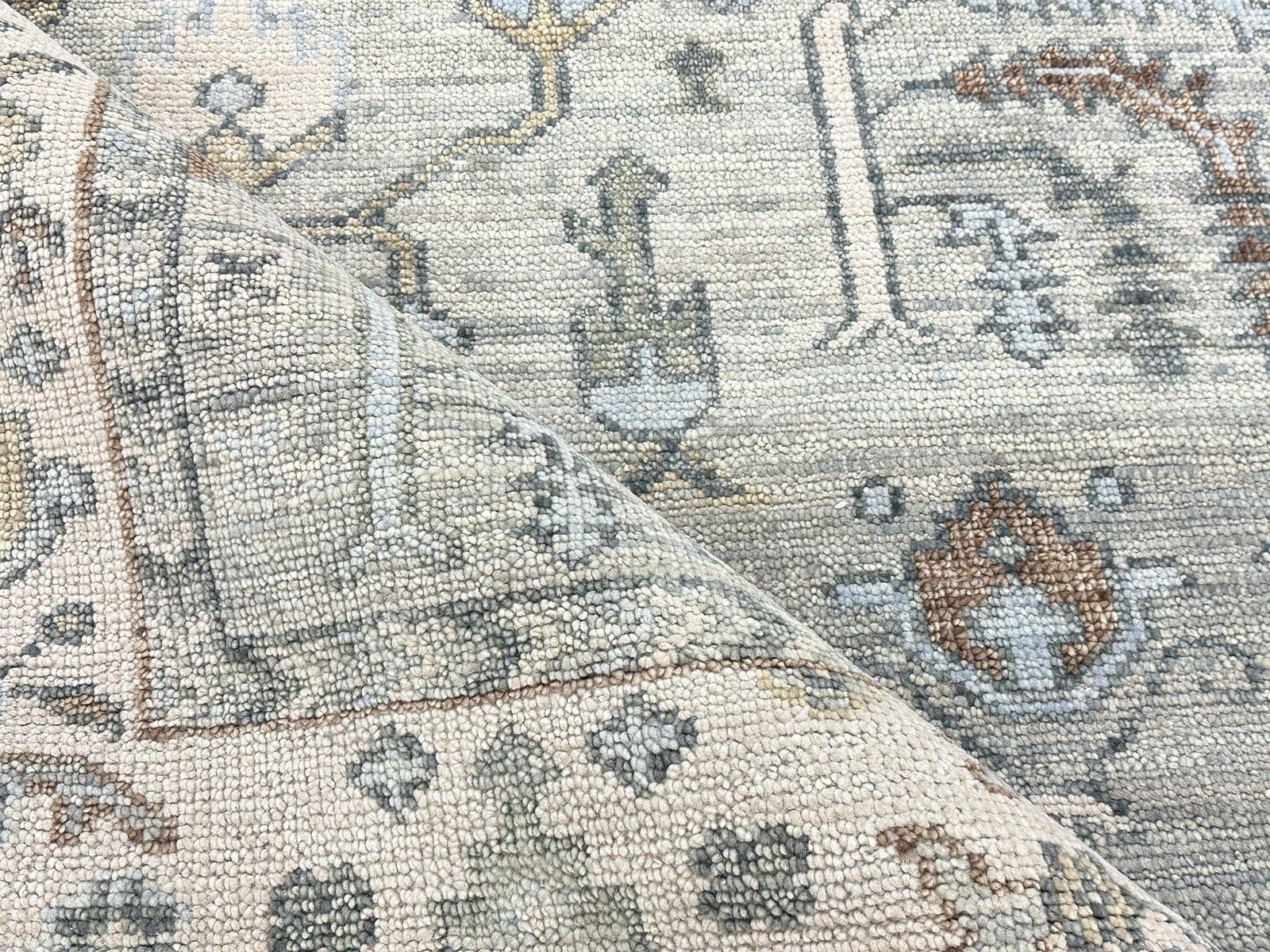 Tapis en laine Oushak moderne 8 x 10 ft, noué à la main, motif floral vert sauge photo vinterior