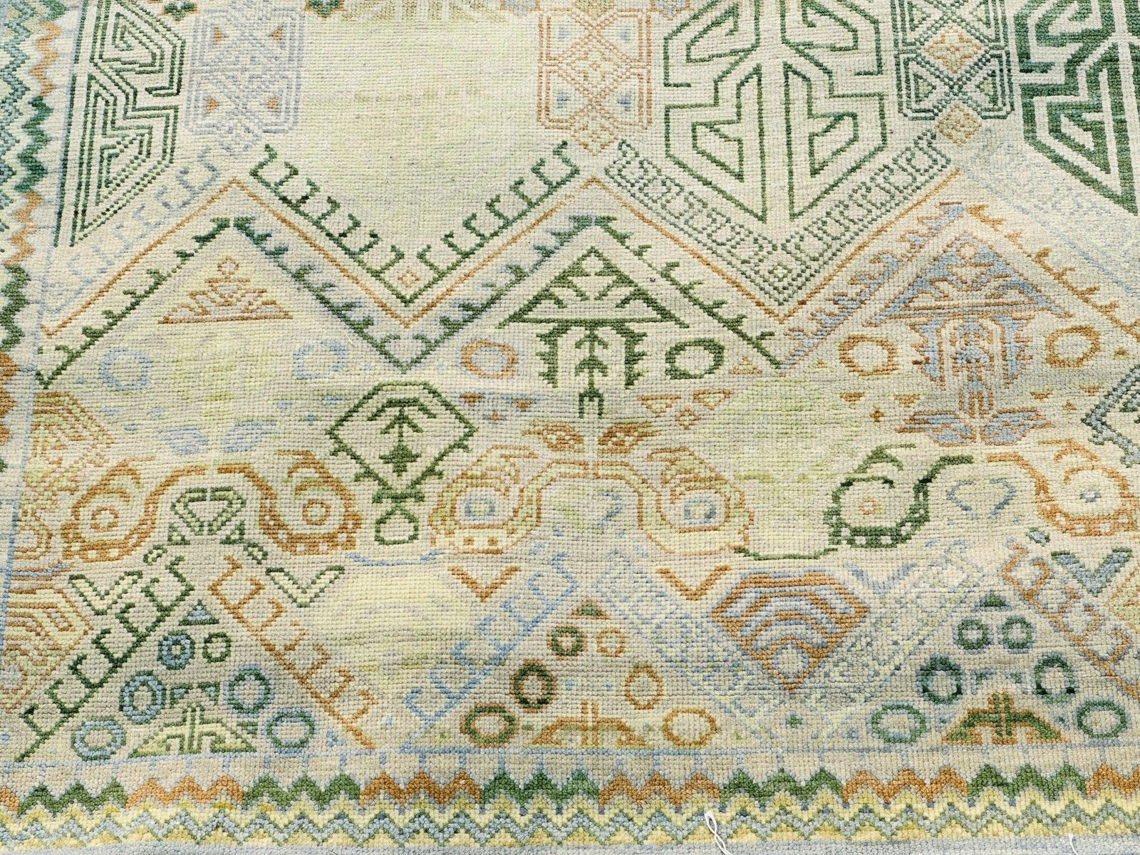 Tapis en laine noué à la main 245 x 305 cm, motif Oushak ivoire et vert sauge photo 2112.0