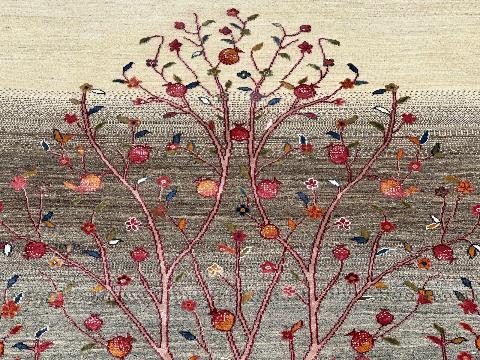 Tapis en laine noué à la main 275 x 365 cm pour salon, motif arbre, beige et marron photo 5118.0