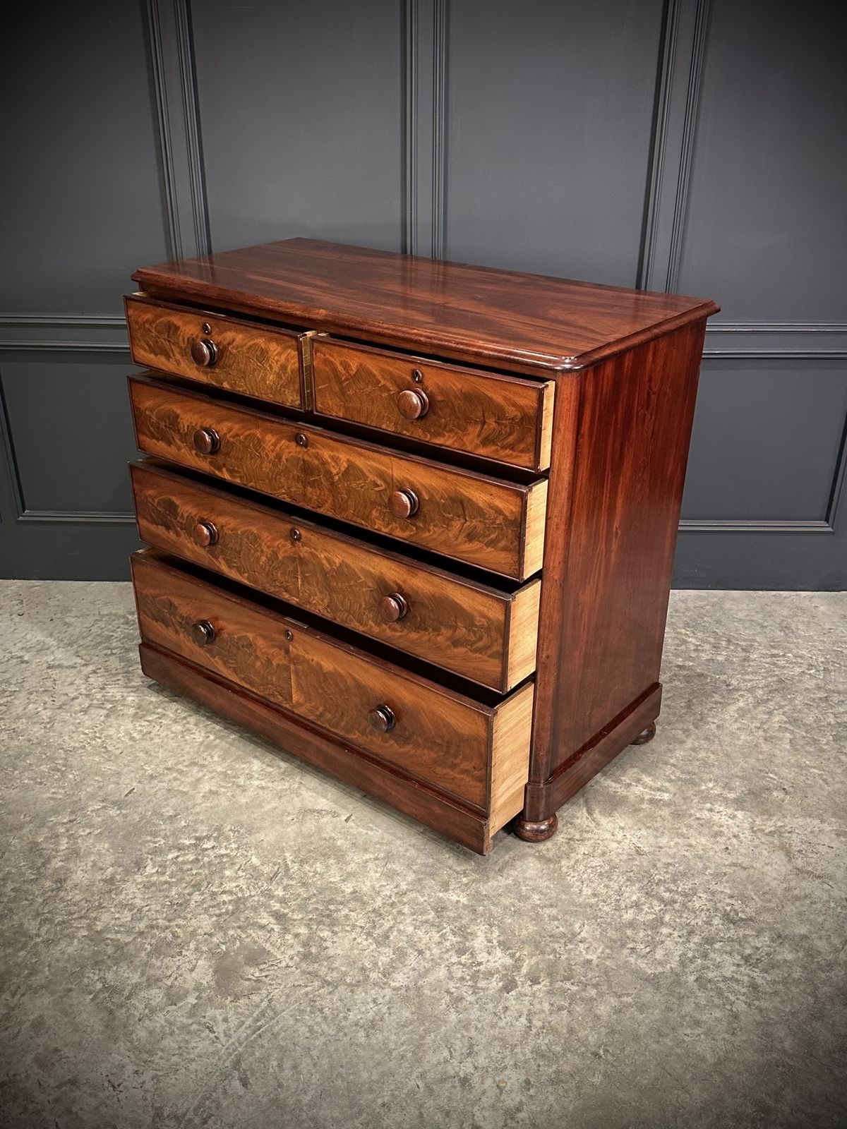 Victorian Mahogany Chest Of Drawers photo furniture