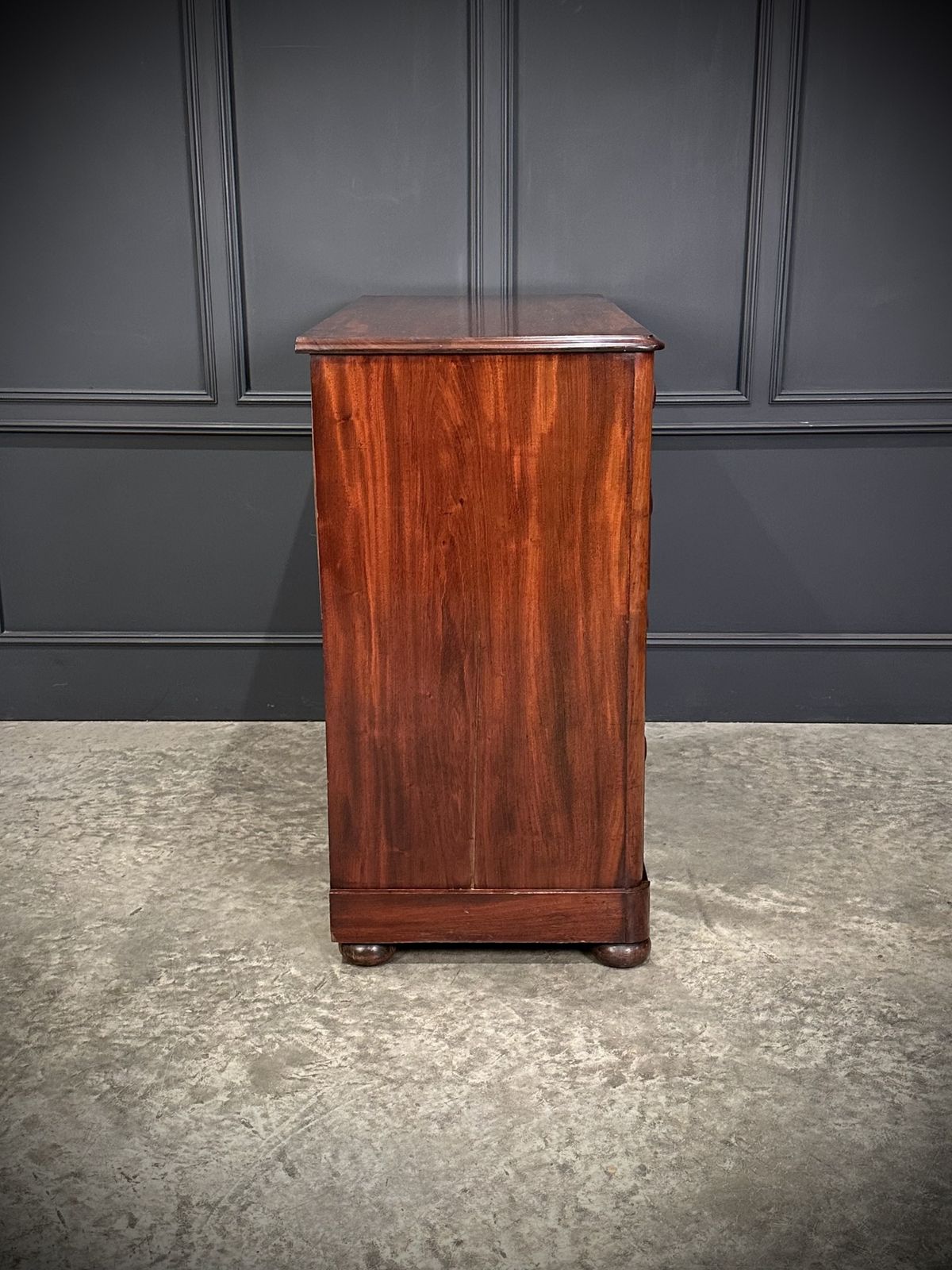 1165.0 Victorian Mahogany Chest Of Drawers photo