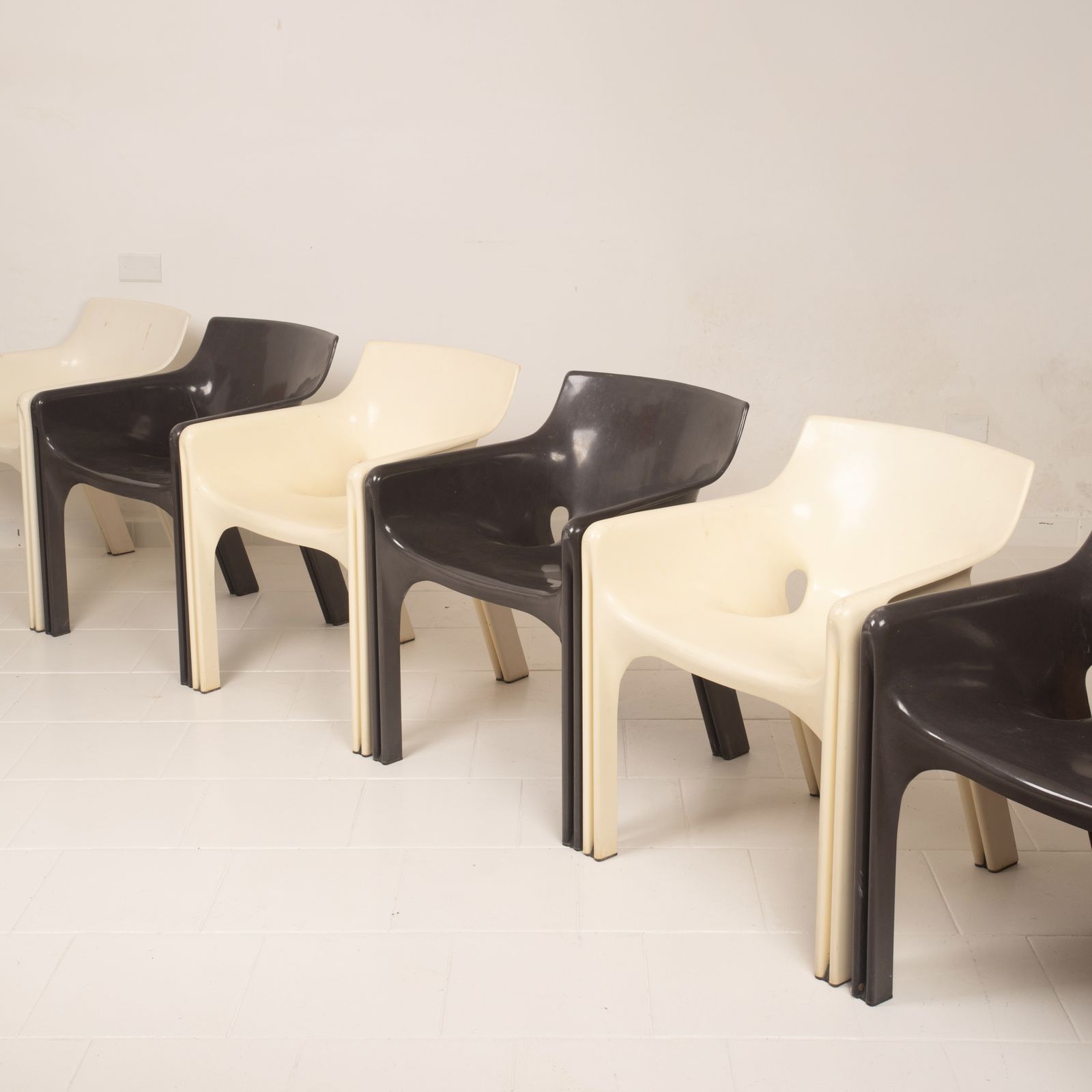 Set Of Six Gaudì Armchairs By Vico Magistretti For Artemide photo buy