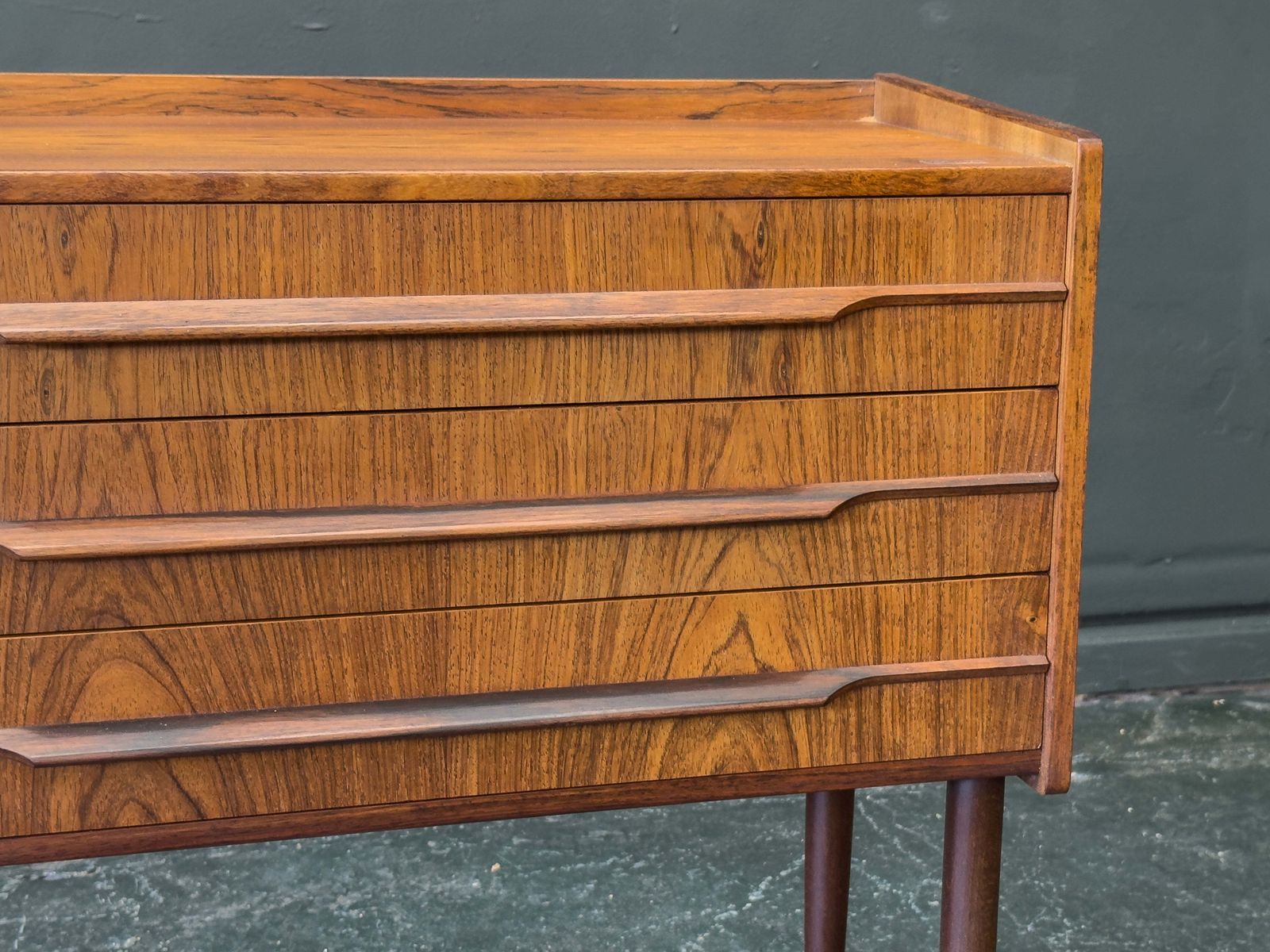 470.0 Small Rosewood Chest Of Drawers photo