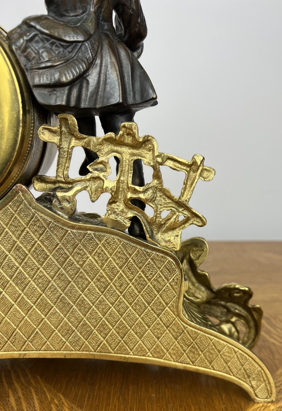 349.0 Clock Vintage Style Brass Figurine Mantel Clock Ornate Decorative Lot 6033 photo