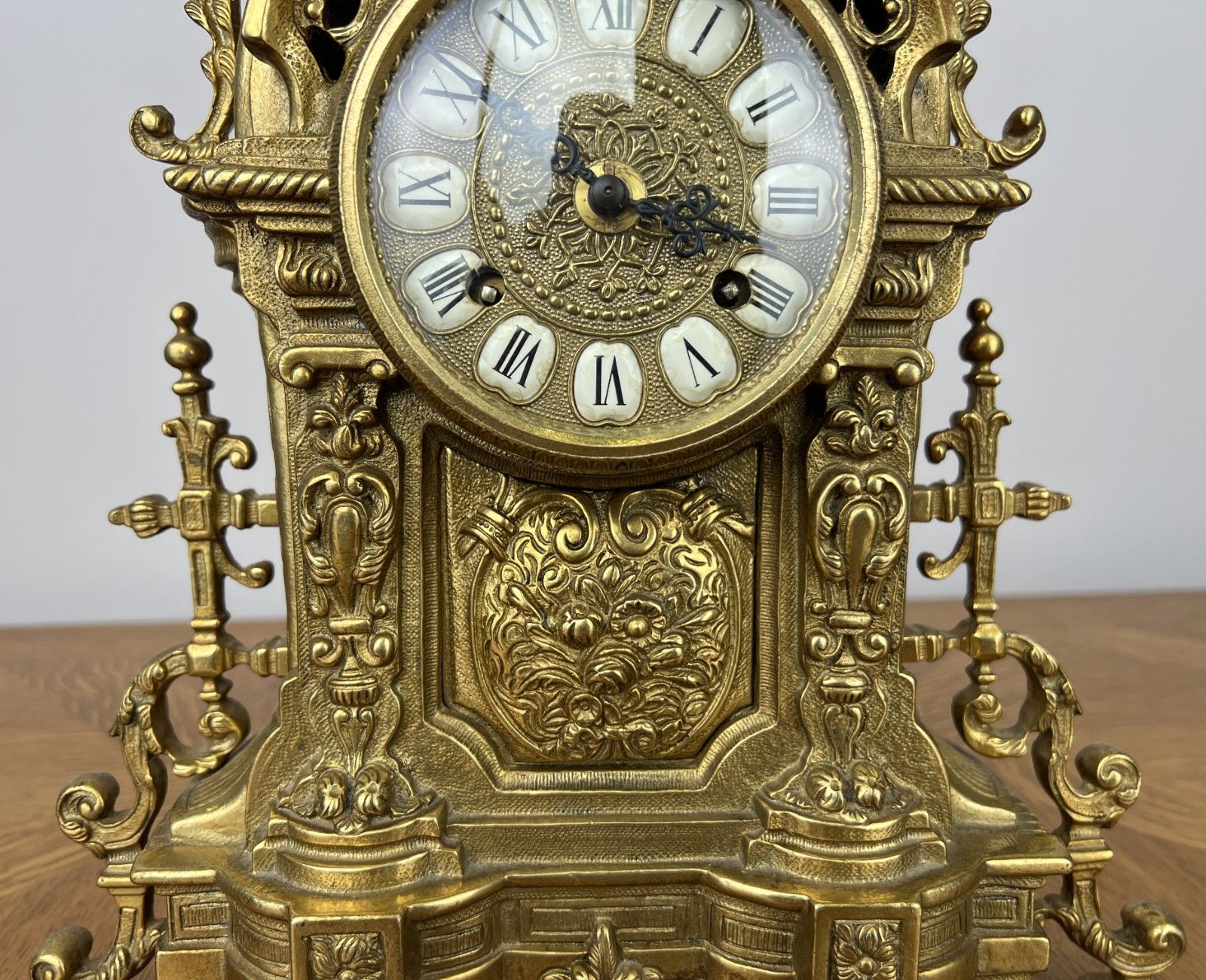 Clock Vintage Style Brass Ornate Mantel Clock Decorative Table Clock Lot 6038 photo buy
