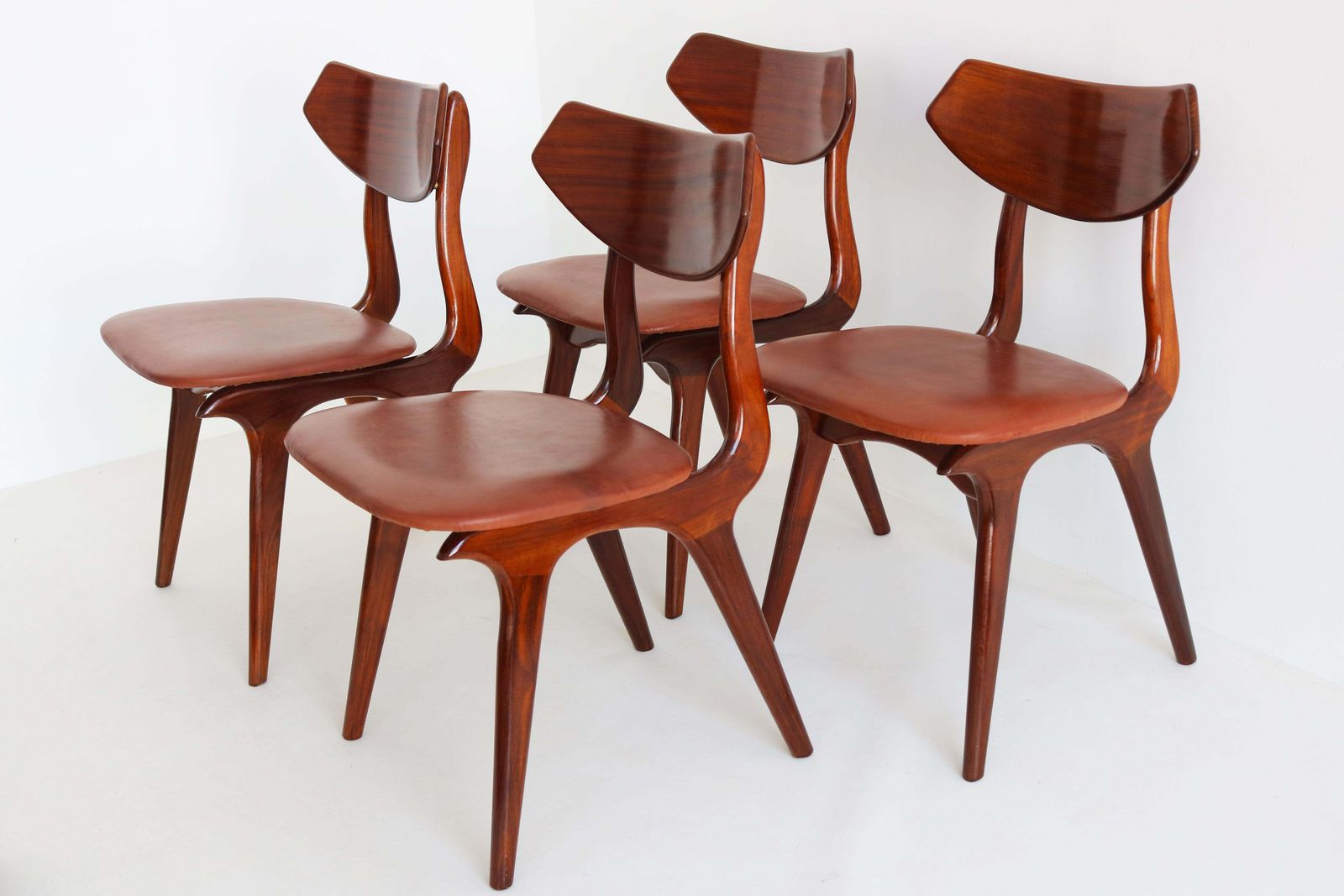 photo vinterior Lot de 4 chaises de salle à manger de design néerlandais par Louis van Teeffelen pour AWA, 1960, en teck