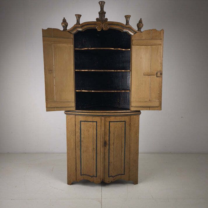 18th Century Dutch Witwerk Cabinet With Original Key And Faux Delft Decoration photo for sale